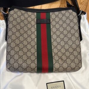Gucci messenger bag